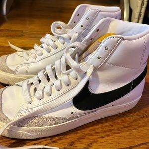 Nike Mid Blazer 77 - size 7.5